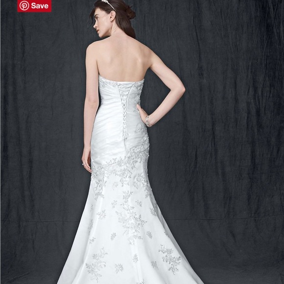 Wedding dress size is - Picture 3 of 11